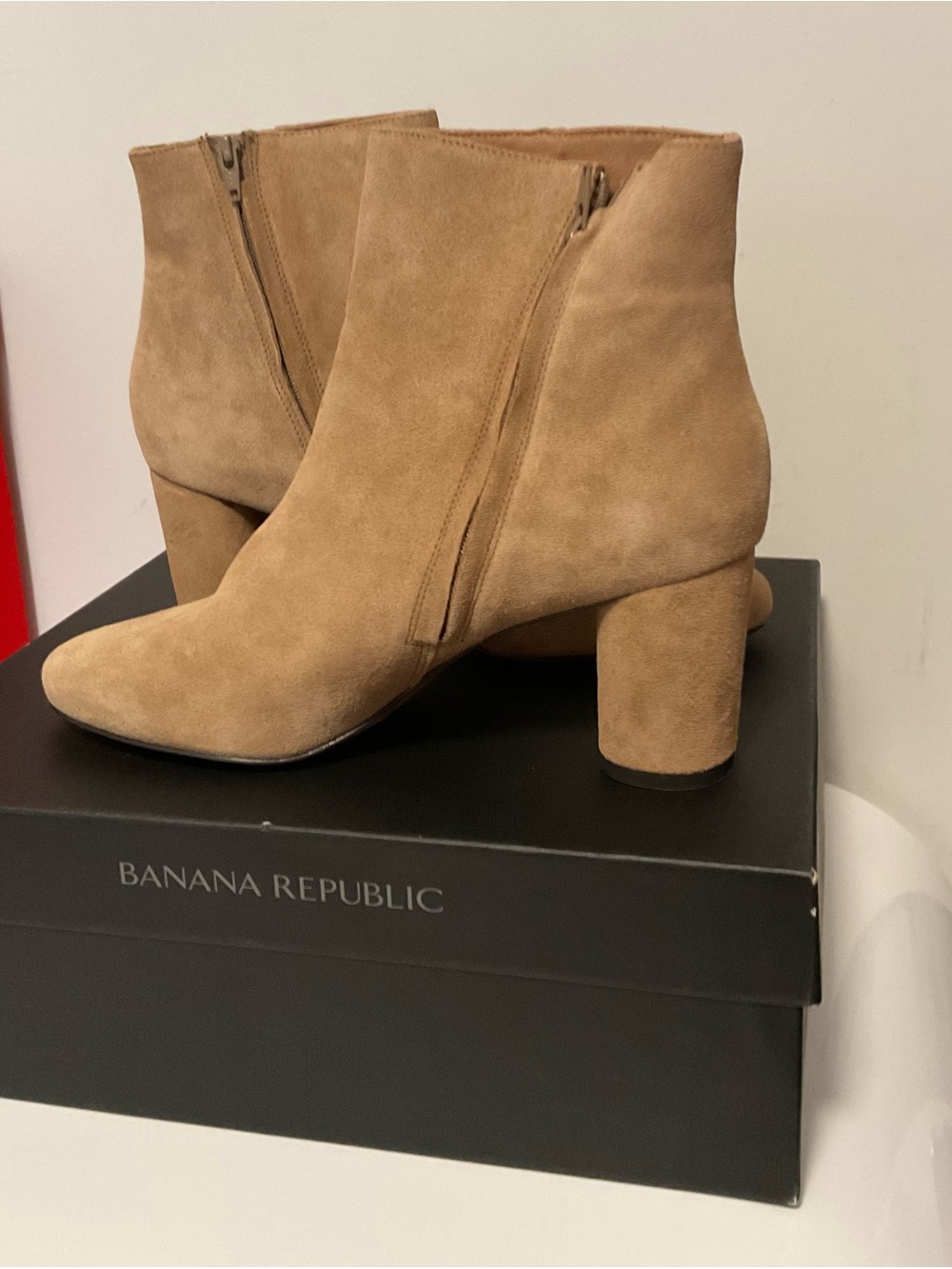 Banana Republic Tan Suede Chunky Heel Ankle Booties Size 9.5